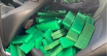 Carro é abandonado com 100kg de maconha dentro em Tijucas