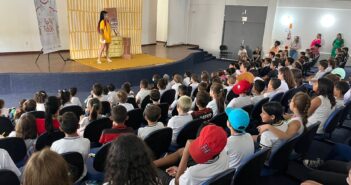 Escolas Municipais de Itapema recebem “Projeto Roda-Roda: Teatro na Escola”