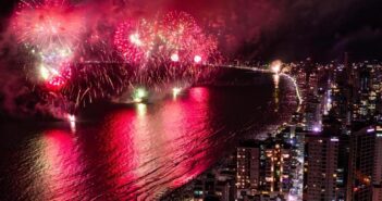 Show pirotécnico de Réveillon vai marcar chegada de 2025 em Itapema