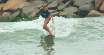 Itapema realiza primeiro campeonato de surf noturno com grande sucesso