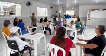 Assistência social promove café especial para o dia das mães