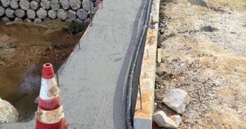 Obra da ponte da Rua 708 entra na fase final com construção de passeio e preparação para asfalto